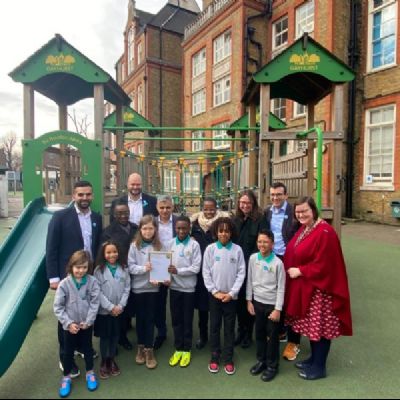 b6b9952a-7512-4a73-8519-5d64b55f4882